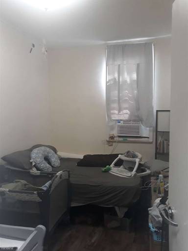 Main picture of 1772 W 4th St