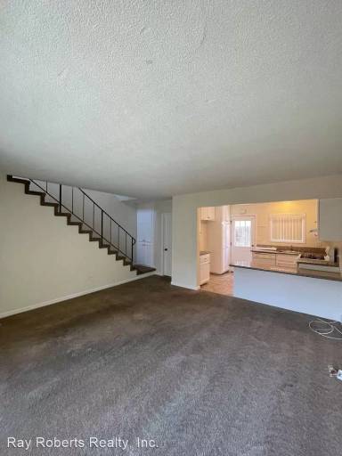 Main picture of 205 N Montague Ave