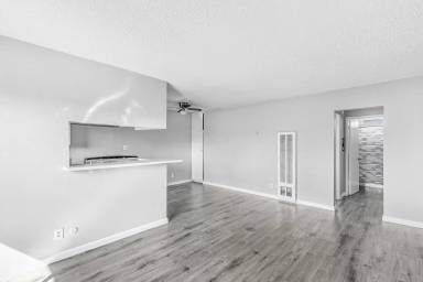 Main picture of 14106 Delano St