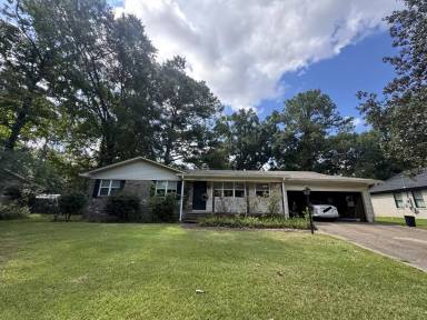 Main picture of 2808 Williamsburg Rd