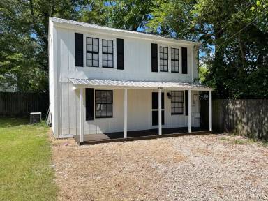 Main picture of 808 Torbert Blvd