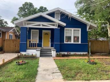 Main picture of 545 W 18th St