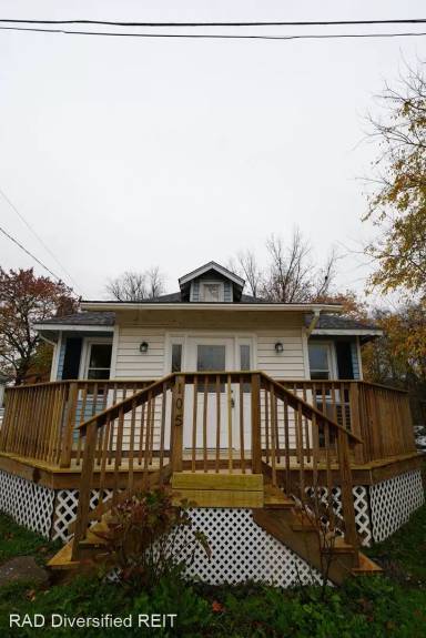 Main picture of 105 Chatham St