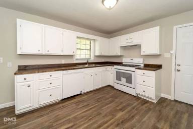 Main picture of 1429 Bassett St