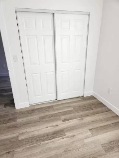 Main picture of 231 E Hyde Park Blvd