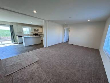 Main picture of 101 Apex Ln