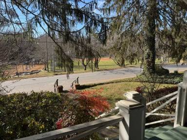 Main picture of 235 Murdock Ave