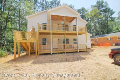 Main picture of 441 McCauley St
