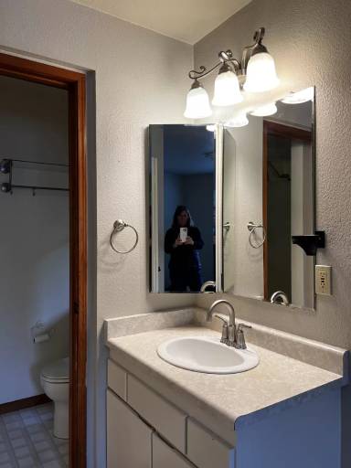 Main picture of 2913 Highland Ct