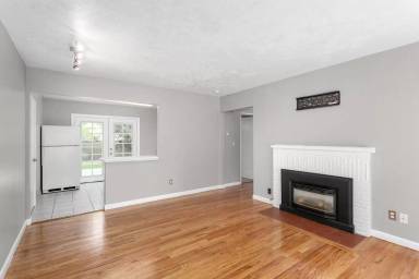 Main picture of 9625 N Ivanhoe St