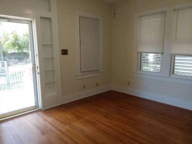 Main picture of 5006 Avenue P