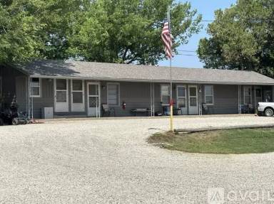 Main picture of 2765 SE US Highway 54