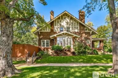 Main picture of 2203 Bellaire St