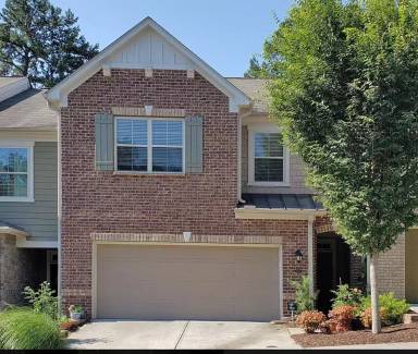 Main picture of 1627 Trailview Way NE
