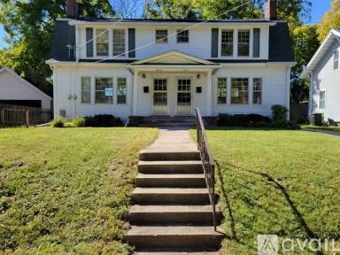 Main picture of 1212 48th St