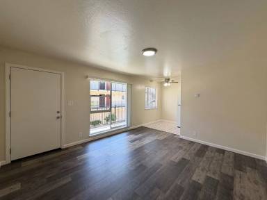 Main picture of 650 E 17th St