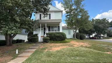 Main picture of 417 Hyannis Dr