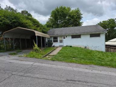 Main picture of 210 Foster St