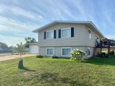 Main picture of 5 27th Ave SW