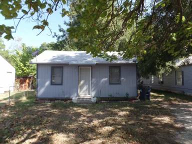 Main picture of 318 W 10th St