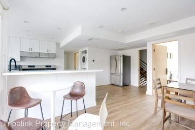 Main picture of 1651 W 37th Pl