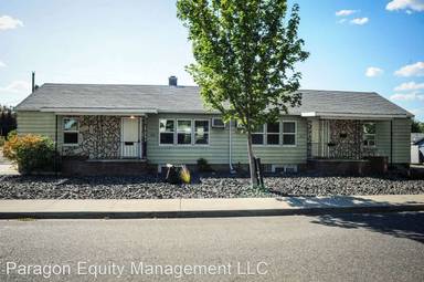 Main picture of 225 Delafield Ave