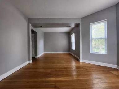 Main picture of 7034 S Harper Ave