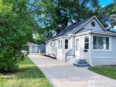 Main picture of 46 W Evelyn Ave