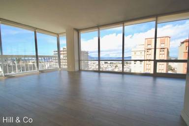 Main picture of 1998 Broadway