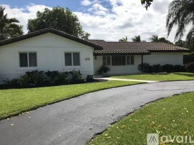 Main picture of 8740 SW 174th St