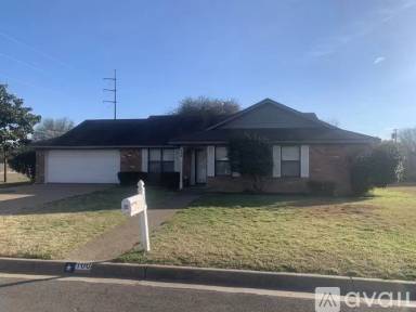Main picture of 136 Marylee Dr