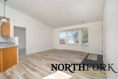 Main picture of 2667 E Mendota Dr