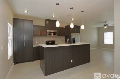 Main picture of 410 Thorn Ave