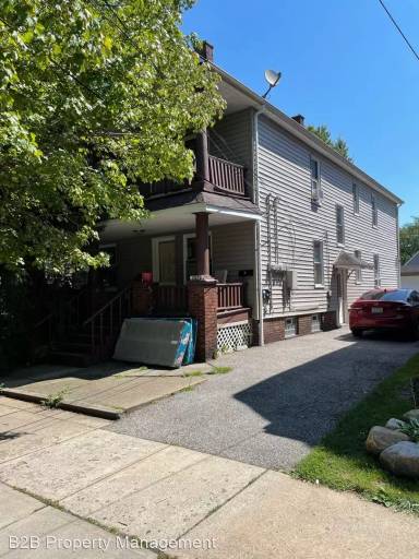 Main picture of 2073 Robin St