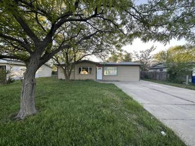 Main picture of 3341 S Glenn Ave