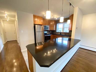 Main picture of 530 W Barry Ave