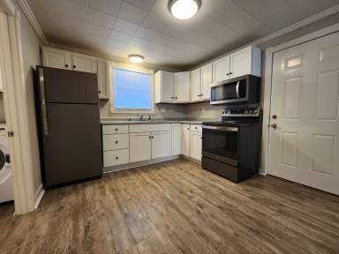 Main picture of 1211 Iowa St