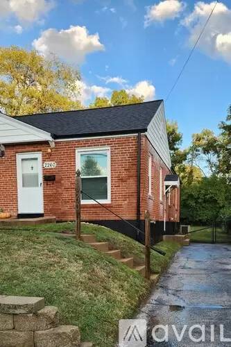 Main picture of 2260 Woodson Rd