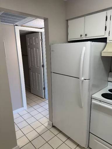 Main picture of 715 Golfcrest Rd S