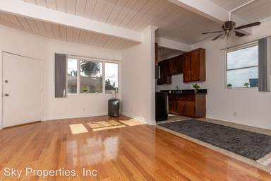 Main picture of 1376 N Serrano Ave