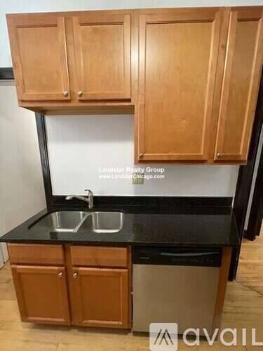 Main picture of 3034 N Ashland Ave