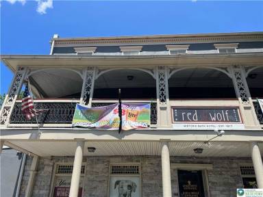 Main picture of 201 W Main St
