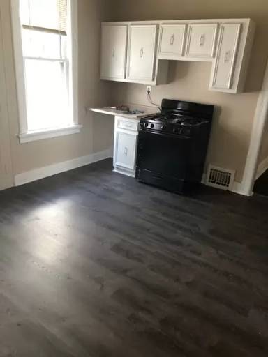 Main picture of 1431 W Mineral St