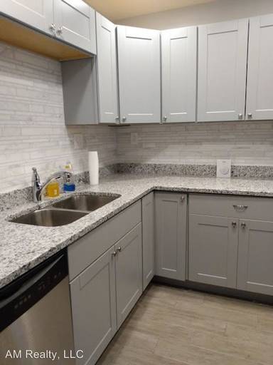 Main picture of 7992 Shady Oak Trl