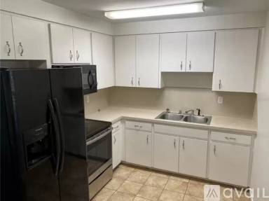 Main picture of 3137 Henderson Cir E