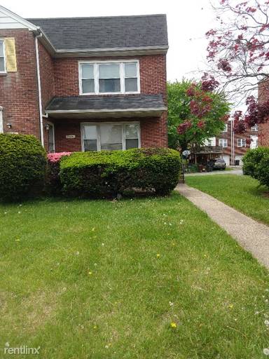 Main picture of 704-706 W 39th St