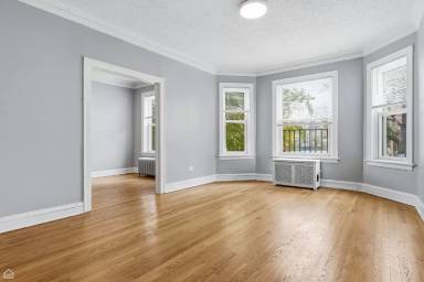 Main picture of 7608 S Saginaw Ave