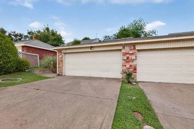 Main picture of 6120 Cypress Point Dr