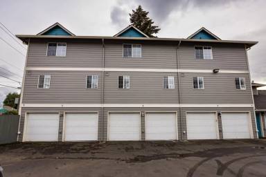 Main picture of 2774 E McLoughlin Blvd