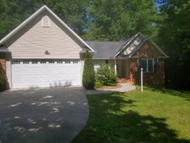 Main picture of 111 Chestnut Ln